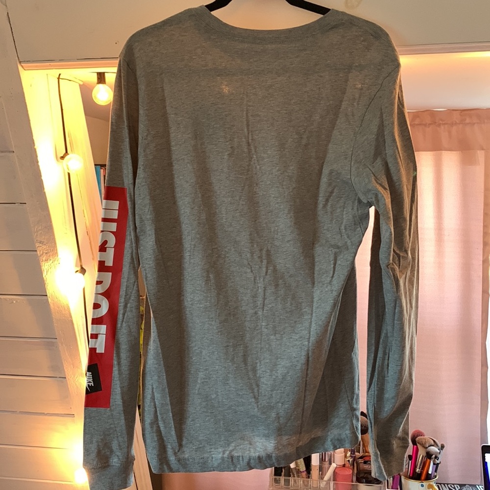 Nike T-shirt - Picture 3 of 4